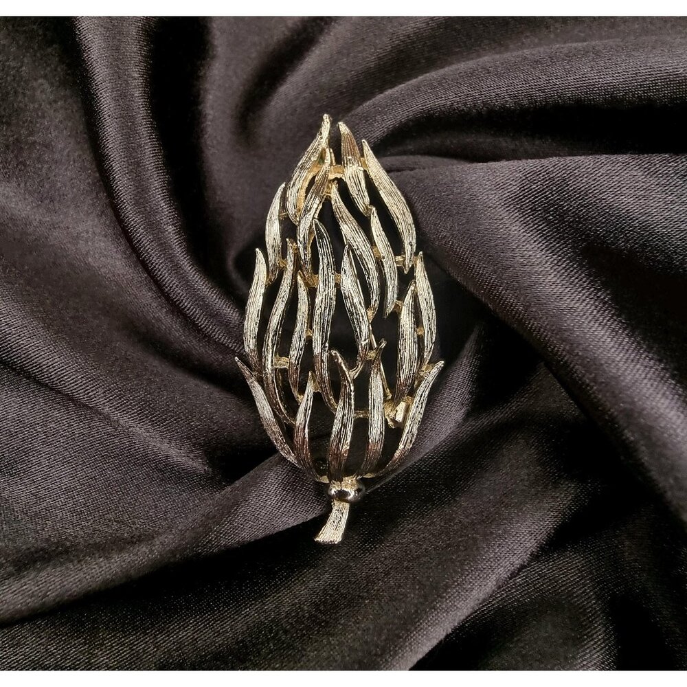 Vintage LISNER Signed Silver Tone Leaf Branch Brooch Pin